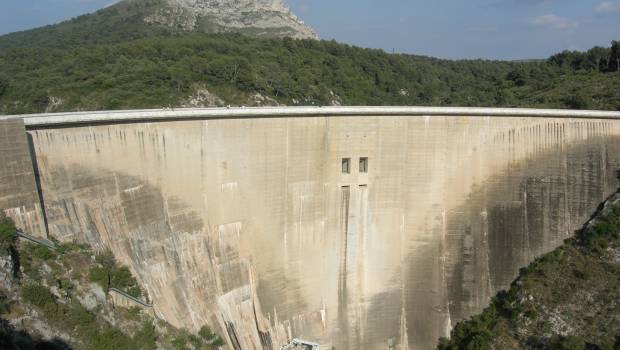 Le barrage de Bimont  remonte sa côte