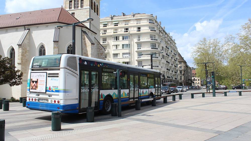 Dossier/3 | Annecy : l’offre de bus estivale dope la fréquentation locale