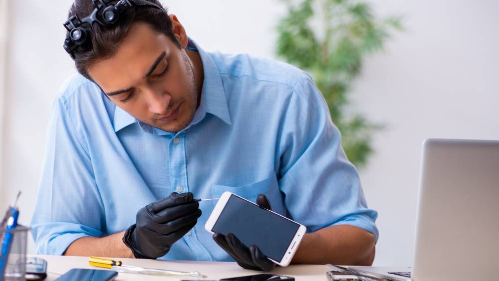 Lancement d'un atelier automatisé de reconditionnement de smartphones en France